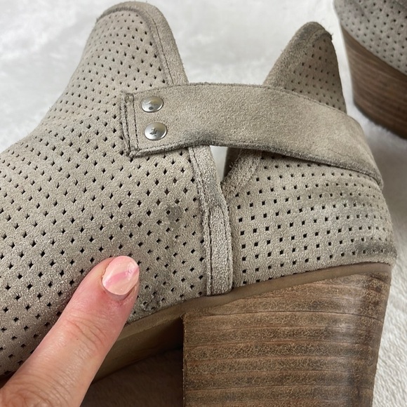 Dolce Vita Perforated Suede Leather Ankle Boots, Western Rodeo, Beige Size 9.5 - Picture 7 of 12